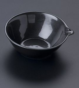 Abdampfschale innen schwarz glasiert