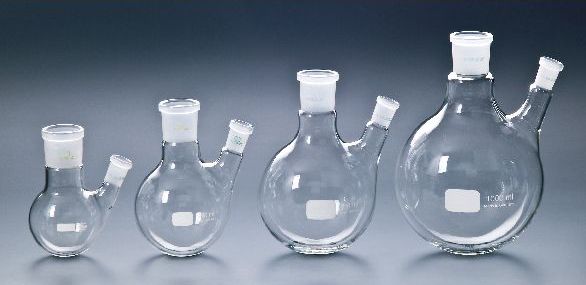 Zweihals-Rundkolben aus Borosilikatglas